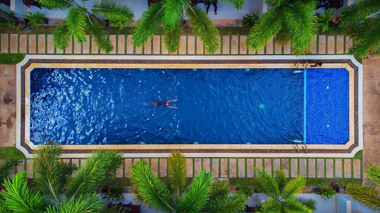 New Riverside Hotel Siem Reap Bagian luar foto