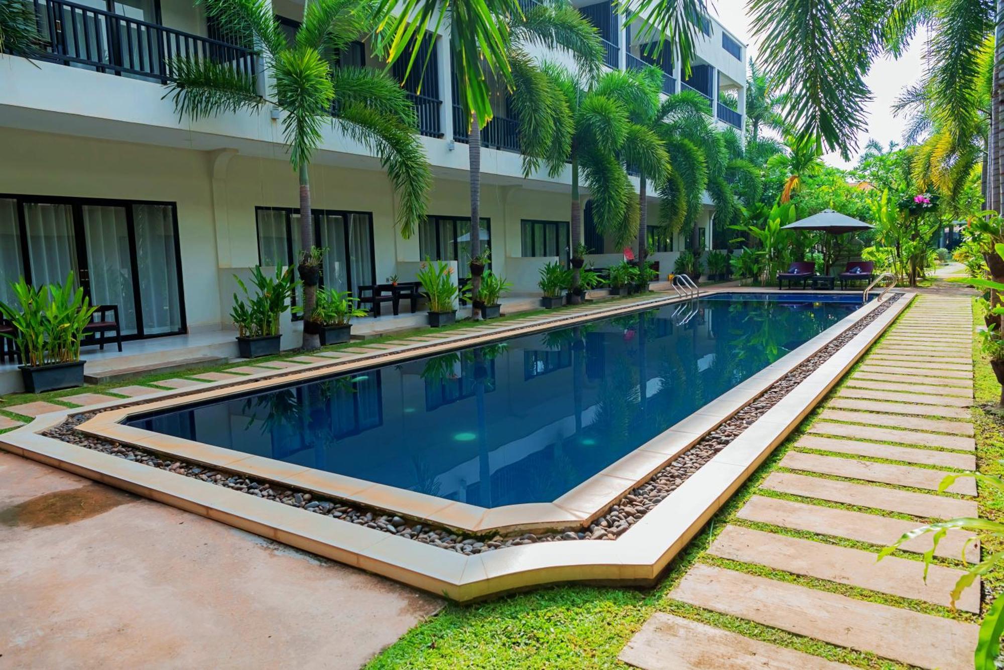 New Riverside Hotel Siem Reap Bagian luar foto