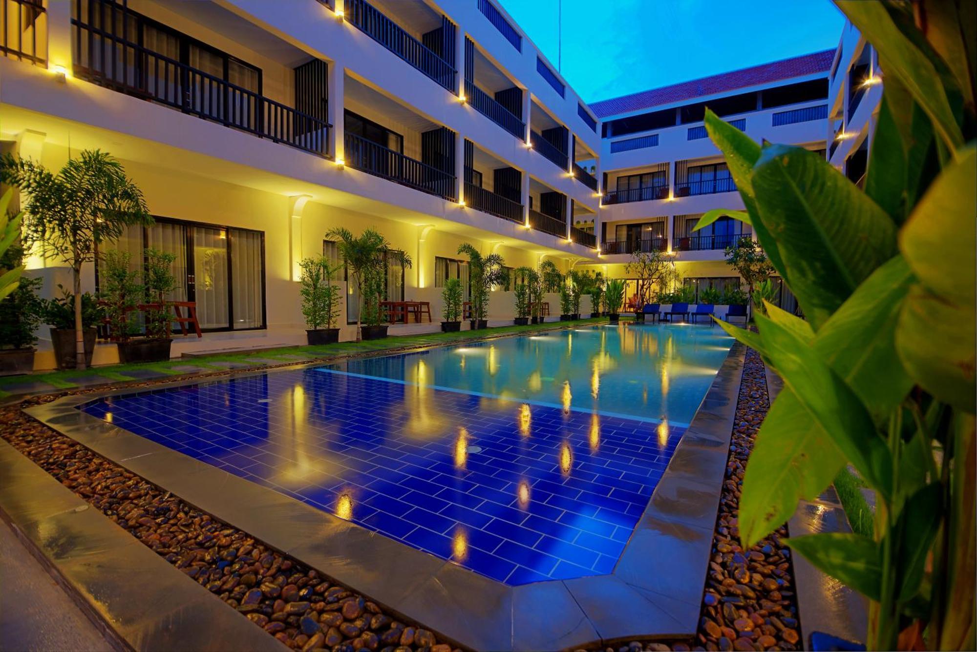 New Riverside Hotel Siem Reap Bagian luar foto
