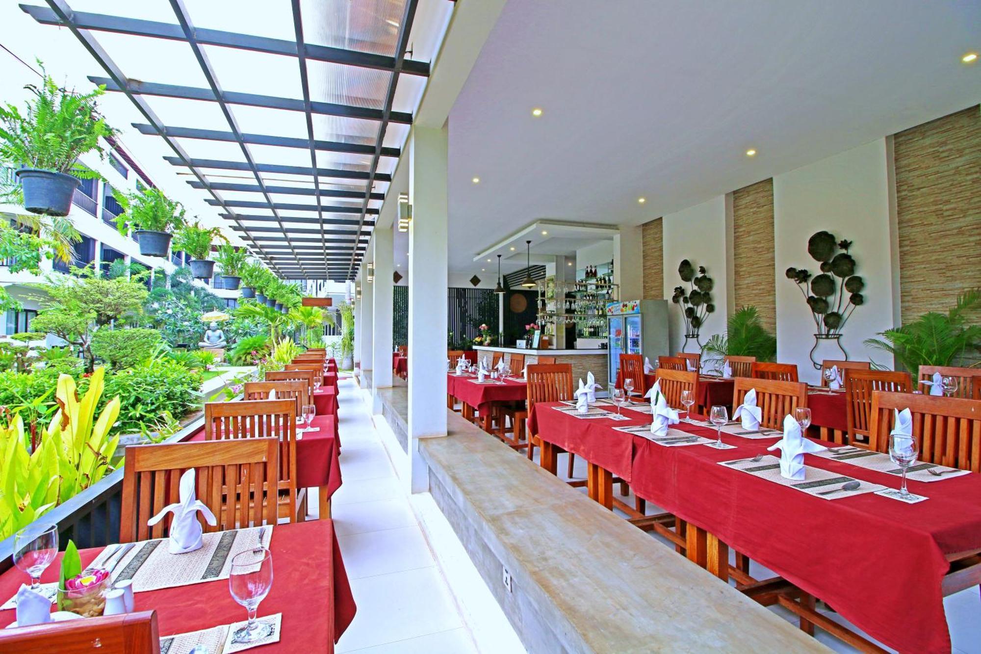 New Riverside Hotel Siem Reap Bagian luar foto