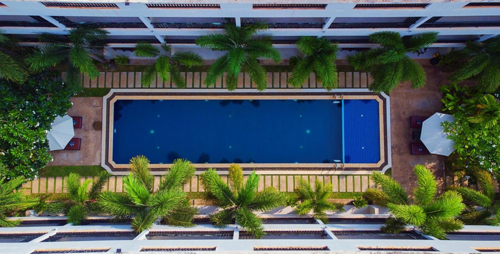 New Riverside Hotel Siem Reap Bagian luar foto
