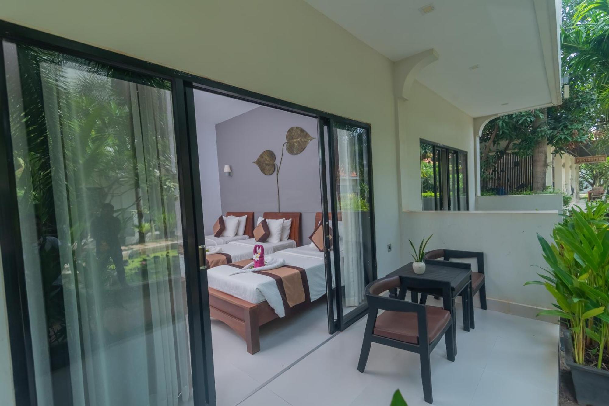 New Riverside Hotel Siem Reap Bagian luar foto